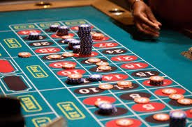 Teen Patti dan Andar Bahar di meja live qq801
